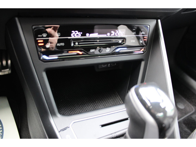 Volkswagen Polo 1.0 TSI HIGHLINE BUSINESS R | R-LINE | PANO | CAMERA | NAVI | VIRTUAL | FAB. GARANTIE | 1E EIG!