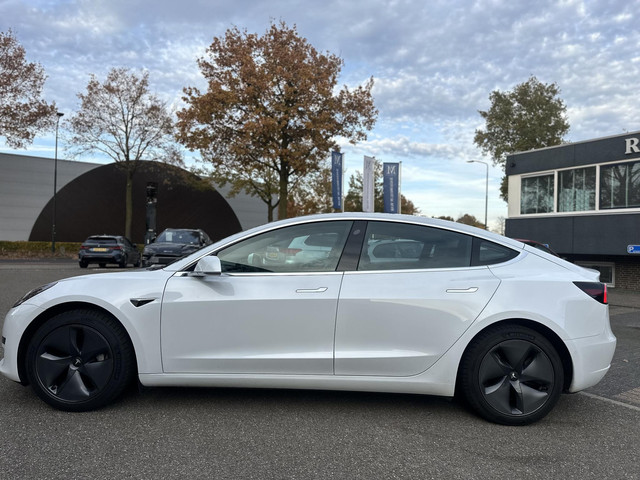 Tesla Model 3 Standard RWD Plus 60 kWh AUTOPILOT | AFNEEMBARE TREKHAAK | RIJKLAAR GELEVERD MET 12 MND BOVAG GARANTIE