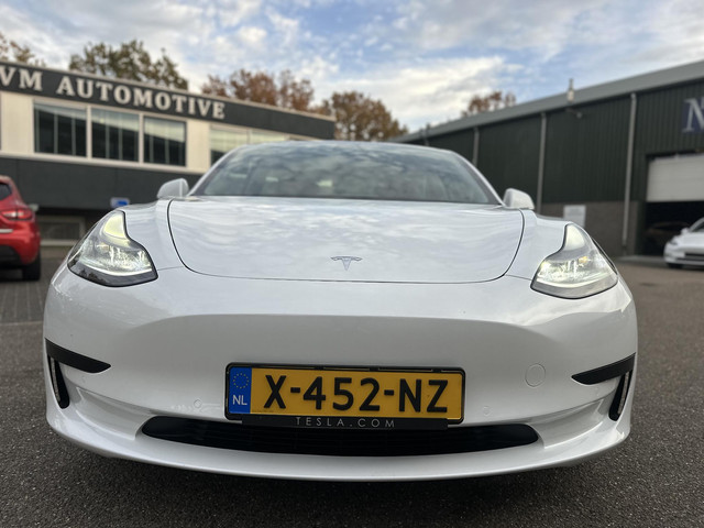 Tesla Model 3 Standard RWD Plus 60 kWh AUTOPILOT | AFNEEMBARE TREKHAAK | RIJKLAAR GELEVERD MET 12 MND BOVAG GARANTIE