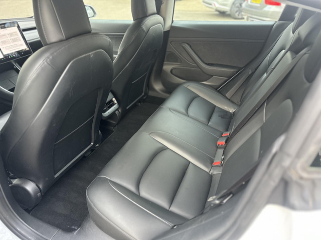 Tesla Model 3 Standard RWD Plus 60 kWh AUTOPILOT | AFNEEMBARE TREKHAAK | RIJKLAAR GELEVERD MET 12 MND BOVAG GARANTIE