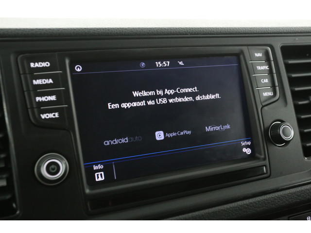 Volkswagen Crafter 2.0 TDI L3H3 | 177PK | 3500kg | Trekh | Aut. | Airco | 3-Zits | Cruise | Camera | Stoel Stuurverw. | Carplay | Parkeersens.