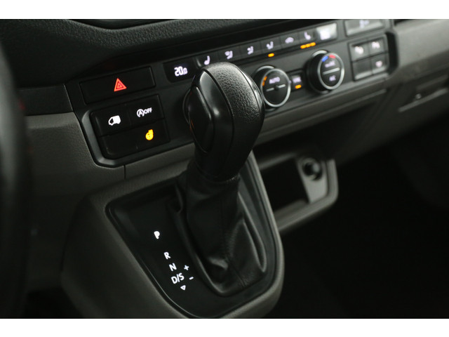 Volkswagen Crafter 2.0 TDI L3H3 | 177PK | 3500kg | Trekh | Aut. | Airco | 3-Zits | Cruise | Camera | Stoel Stuurverw. | Carplay | Parkeersens.