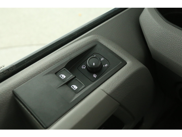 Volkswagen Crafter 2.0 TDI L3H3 | 177PK | 3500kg | Trekh | Aut. | Airco | 3-Zits | Cruise | Camera | Stoel Stuurverw. | Carplay | Parkeersens.