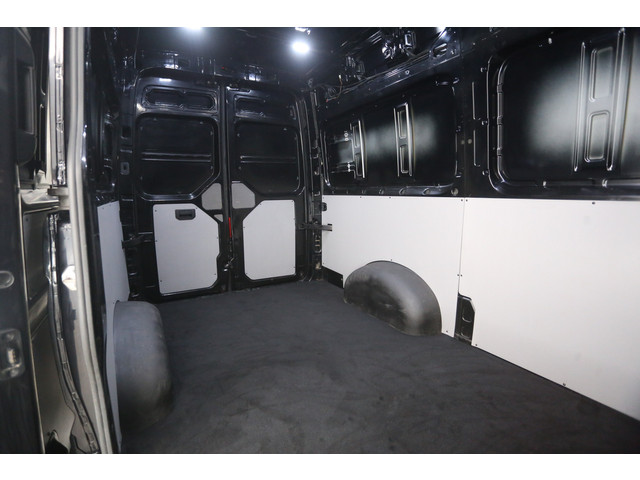 Volkswagen Crafter 2.0 TDI L3H3 | 177PK | 3500kg | Trekh | Aut. | Airco | 3-Zits | Cruise | Camera | Stoel Stuurverw. | Carplay | Parkeersens.