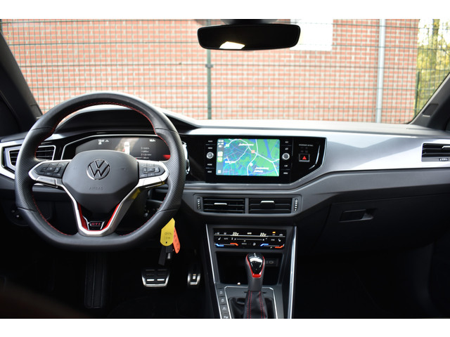Volkswagen Polo 2.0 TSI GTI TSI 210PK DSG GTI-SPORT IQ-LIGHT PDC CARPLAY