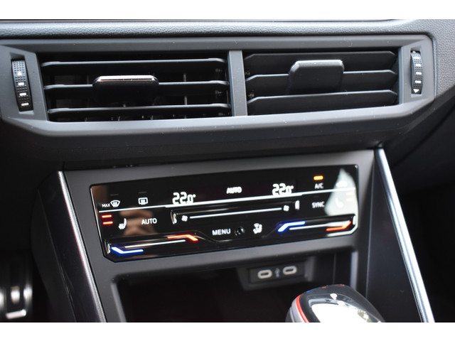 Volkswagen Polo 2.0 TSI GTI TSI 210PK DSG GTI-SPORT IQ-LIGHT PDC CARPLAY