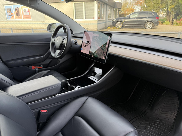 Tesla Model 3 Autr. Range Plus | Autopilot | Panorama | Leder |