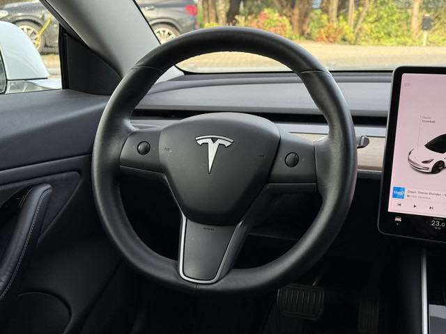 Tesla Model 3 Autr. Range Plus | Autopilot | Panorama | Leder |