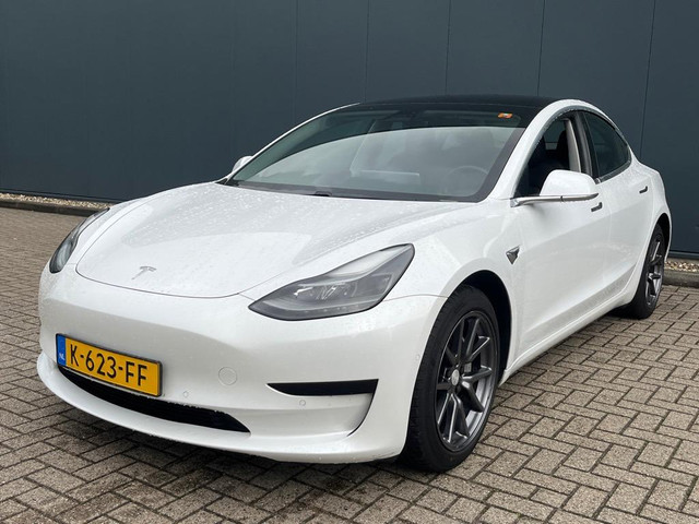 tesla-model-3-aut.-range-plus---autopilot---panorama---leder--