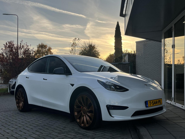 tesla-model-y-performance-awd-75-kwh-462pk-trekhaak-autopilo