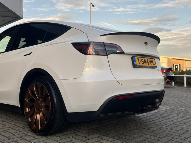 Tesla Model Y Performance AWD 75 kWh 462PK TREKHAAK+AUTOPILO