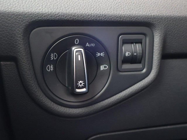 Volkswagen Touran 1.4 TSI 150 PK DSG AUT. 7-PERSOONS HIGHLINE + TREKHAAK | APPLE CARPLAY | STOELVERWARMING