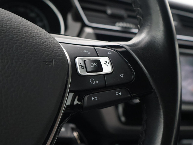 Volkswagen Touran 1.4 TSI 150 PK DSG AUT. 7-PERSOONS HIGHLINE + TREKHAAK | APPLE CARPLAY | STOELVERWARMING