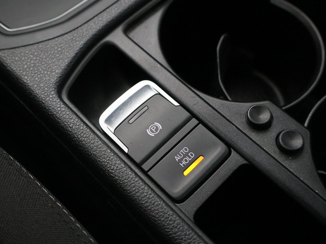 Volkswagen Touran 1.4 TSI 150 PK DSG AUT. 7-PERSOONS HIGHLINE + TREKHAAK | APPLE CARPLAY | STOELVERWARMING