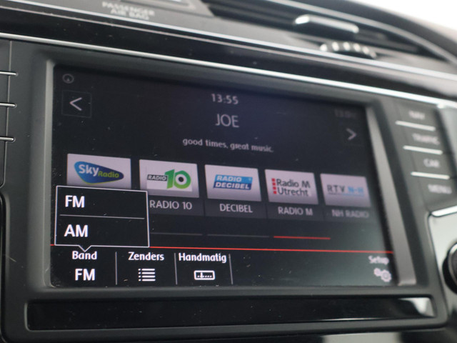 Volkswagen Touran 1.4 TSI 150 PK DSG AUT. 7-PERSOONS HIGHLINE + TREKHAAK | APPLE CARPLAY | STOELVERWARMING