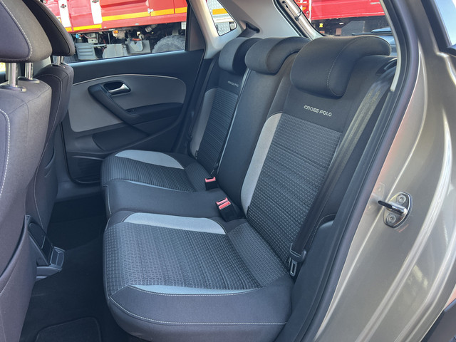 Volkswagen Polo 1.2 TSI Highline | Cross Polo | CC | Stoelverw. | Parkeersensoren |