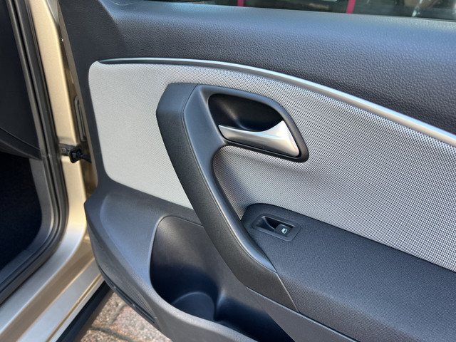 Volkswagen Polo 1.2 TSI Highline | Cross Polo | CC | Stoelverw. | Parkeersensoren |