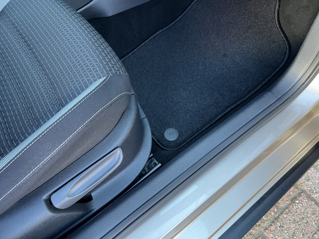 Volkswagen Polo 1.2 TSI Highline | Cross Polo | CC | Stoelverw. | Parkeersensoren |