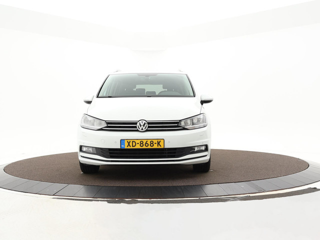 Volkswagen Touran 1.4 TSI 150pk DSG Highline Business R 7p · Apple Android Car Play · P-Sensoren · Elek. Achterklep · Trekhaak · Stoel & Stuur Ver