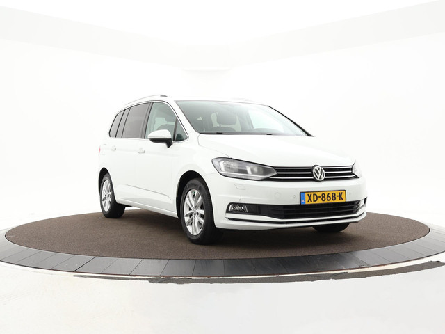 Volkswagen Touran 1.4 TSI 150pk DSG Highline Business R 7p · Apple Android Car Play · P-Sensoren · Elek. Achterklep · Trekhaak · Stoel & Stuur Ver