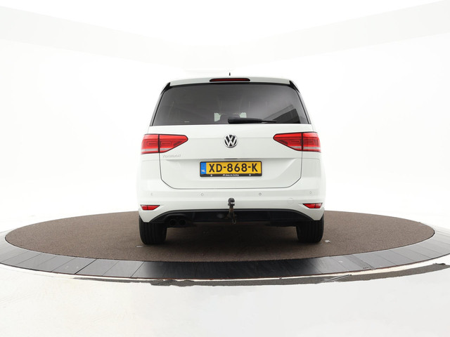 Volkswagen Touran 1.4 TSI 150pk DSG Highline Business R 7p · Apple Android Car Play · P-Sensoren · Elek. Achterklep · Trekhaak · Stoel & Stuur Ver