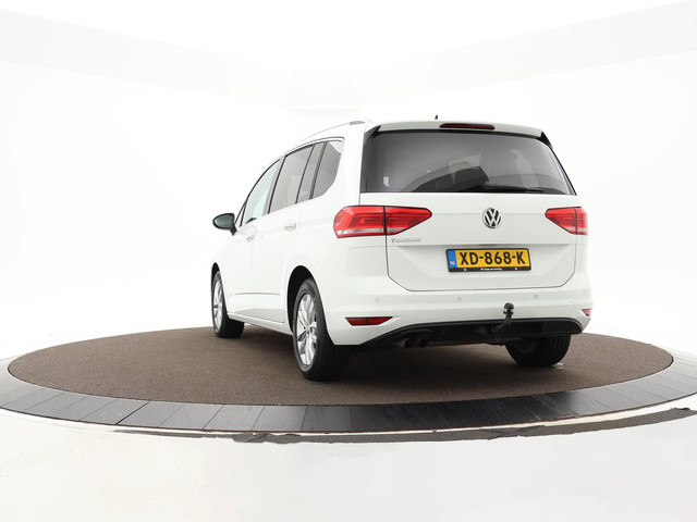 Volkswagen Touran 1.4 TSI 150pk DSG Highline Business R 7p · Apple Android Car Play · P-Sensoren · Elek. Achterklep · Trekhaak · Stoel & Stuur Ver