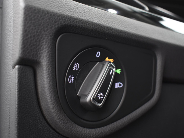 Volkswagen Touran 1.4 TSI 150pk DSG Highline Business R 7p · Apple Android Car Play · P-Sensoren · Elek. Achterklep · Trekhaak · Stoel & Stuur Ver