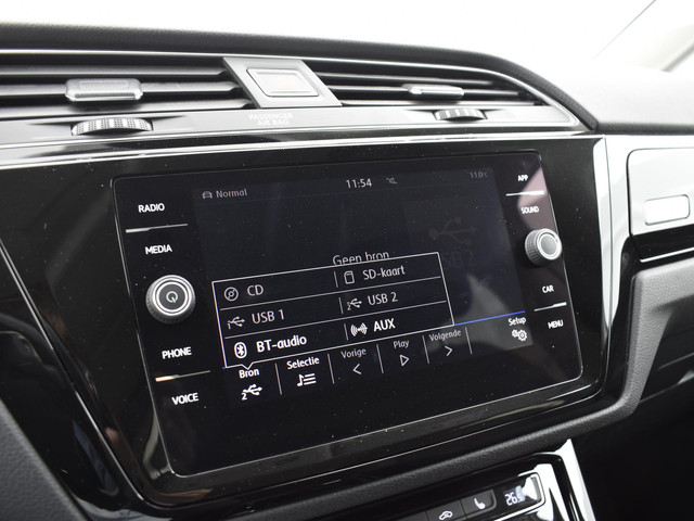 Volkswagen Touran 1.4 TSI 150pk DSG Highline Business R 7p · Apple Android Car Play · P-Sensoren · Elek. Achterklep · Trekhaak · Stoel & Stuur Ver