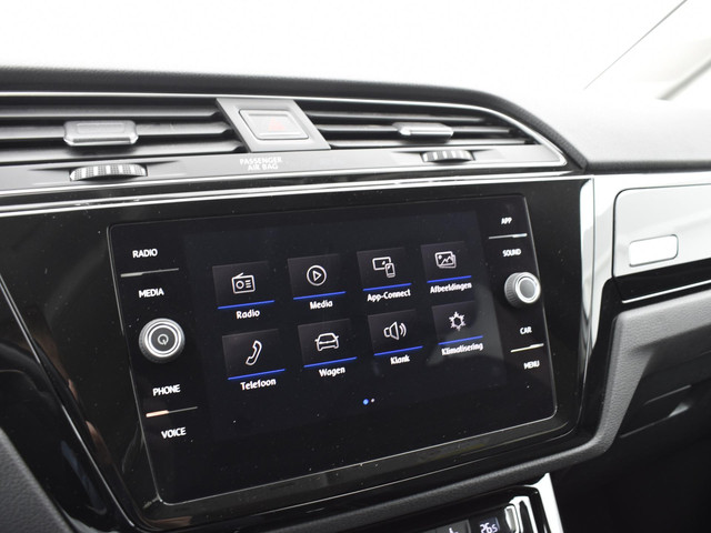 Volkswagen Touran 1.4 TSI 150pk DSG Highline Business R 7p · Apple Android Car Play · P-Sensoren · Elek. Achterklep · Trekhaak · Stoel & Stuur Ver
