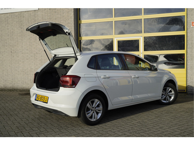 Volkswagen Polo 1.0 TSI 5drs Comfortline BJ2017 Lmv 15 | Led | Navi | App-Connect | Airco | Cruise control | Getint glas | Nw-model!