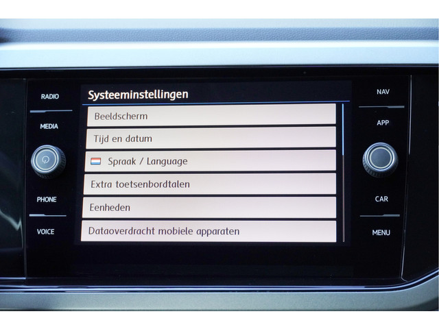 Volkswagen Polo 1.0 TSI 5drs Comfortline BJ2017 Lmv 15 | Led | Navi | App-Connect | Airco | Cruise control | Getint glas | Nw-model!