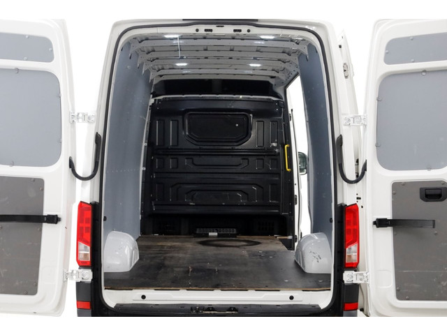 Volkswagen Crafter 35 2.0 TDI 177pk RWD L3H3 (L2H2) Airco Navi Camera Trekhaak 3500kg 09-2021