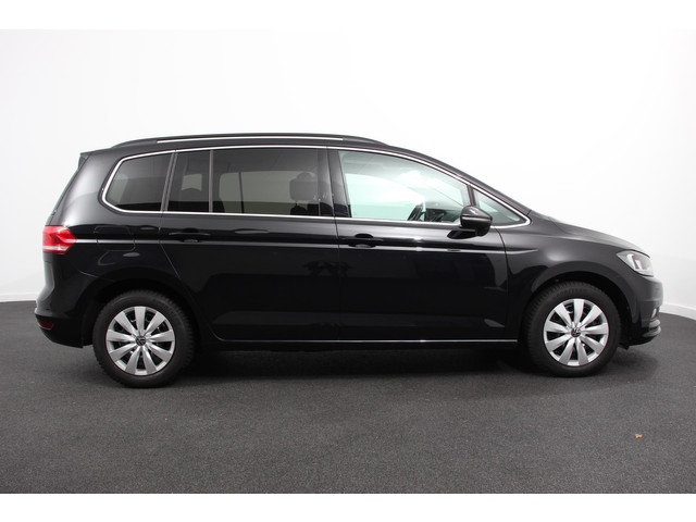 volkswagen-touran-1.5-tsi-150pk-dsg-comfortline-plus-7p---navigatie---apple-carplay-android-auto---wegklapbare-trekhaak---parkeersensoren---adapti