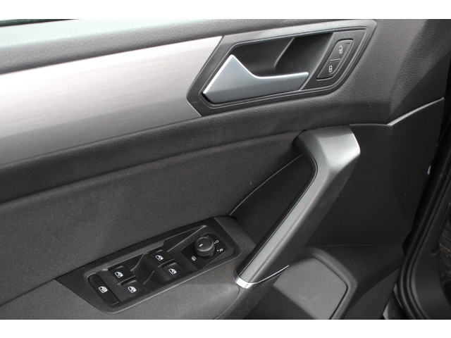 Volkswagen Touran 1.5 TSI 150pk DSG Comfortline Plus 7p | Navigatie | Apple Carplay Android Auto | Wegklapbare trekhaak | Parkeersensoren | Adapti