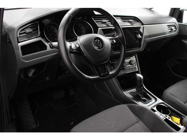 Volkswagen Touran 1.5 TSI 150pk DSG Comfortline Plus 7p | Navigatie | Apple Carplay Android Auto | Wegklapbare trekhaak | Parkeersensoren | Adapti