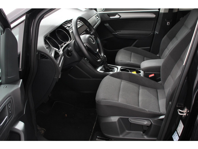 Volkswagen Touran 1.5 TSI 150pk DSG Comfortline Plus 7p | Navigatie | Apple Carplay Android Auto | Wegklapbare trekhaak | Parkeersensoren | Adapti