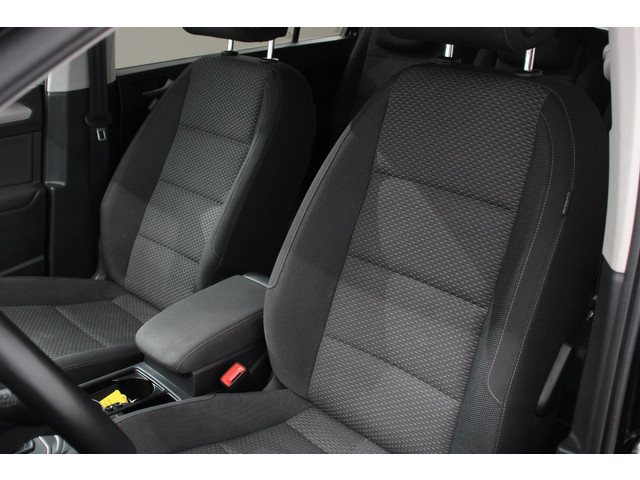 Volkswagen Touran 1.5 TSI 150pk DSG Comfortline Plus 7p | Navigatie | Apple Carplay Android Auto | Wegklapbare trekhaak | Parkeersensoren | Adapti