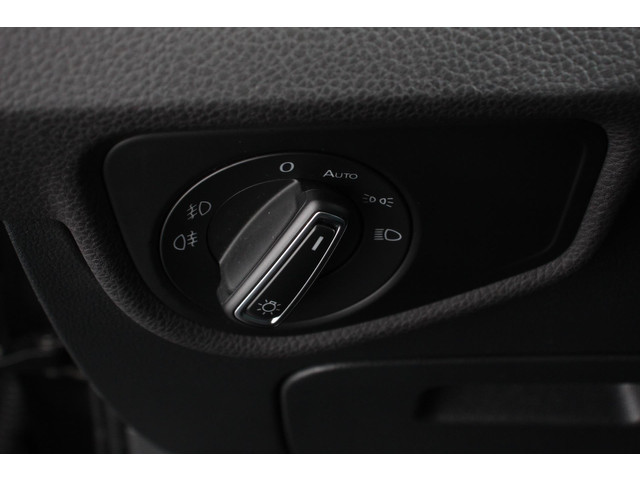 Volkswagen Touran 1.5 TSI 150pk DSG Comfortline Plus 7p | Navigatie | Apple Carplay Android Auto | Wegklapbare trekhaak | Parkeersensoren | Adapti