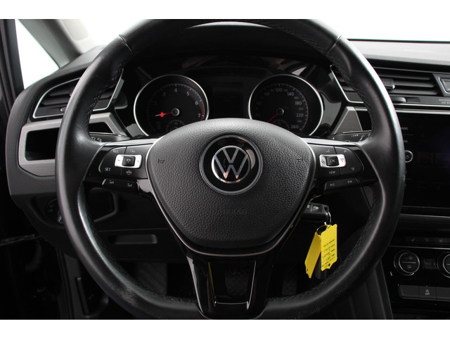 Volkswagen Touran 1.5 TSI 150pk DSG Comfortline Plus 7p | Navigatie | Apple Carplay Android Auto | Wegklapbare trekhaak | Parkeersensoren | Adapti