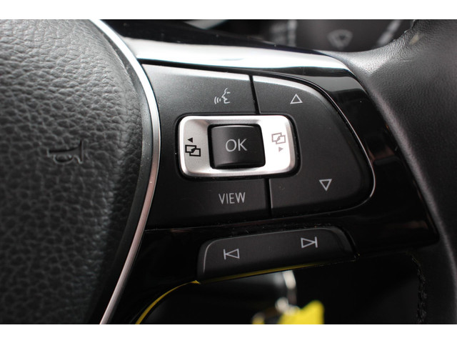 Volkswagen Touran 1.5 TSI 150pk DSG Comfortline Plus 7p | Navigatie | Apple Carplay Android Auto | Wegklapbare trekhaak | Parkeersensoren | Adapti