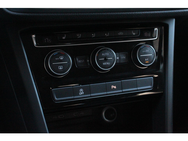 Volkswagen Touran 1.5 TSI 150pk DSG Comfortline Plus 7p | Navigatie | Apple Carplay Android Auto | Wegklapbare trekhaak | Parkeersensoren | Adapti