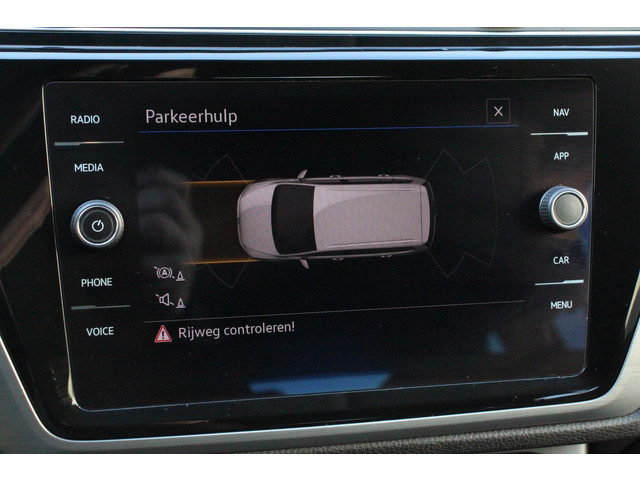 Volkswagen Touran 1.5 TSI 150pk DSG Comfortline Plus 7p | Navigatie | Apple Carplay Android Auto | Wegklapbare trekhaak | Parkeersensoren | Adapti