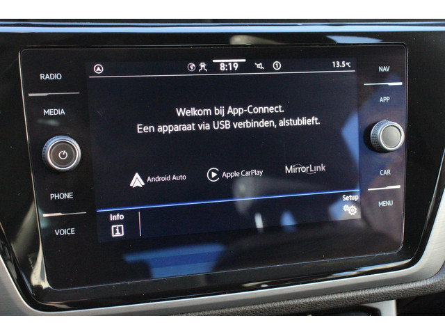 Volkswagen Touran 1.5 TSI 150pk DSG Comfortline Plus 7p | Navigatie | Apple Carplay Android Auto | Wegklapbare trekhaak | Parkeersensoren | Adapti