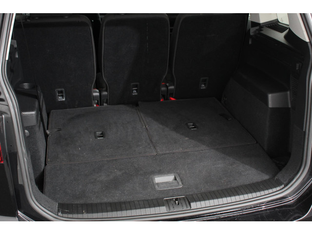 Volkswagen Touran 1.5 TSI 150pk DSG Comfortline Plus 7p | Navigatie | Apple Carplay Android Auto | Wegklapbare trekhaak | Parkeersensoren | Adapti