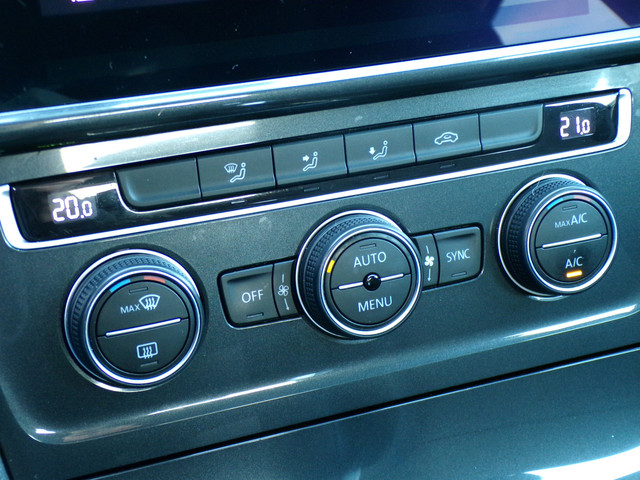 Volkswagen e-Golf E-DITION, SOH 93.5% Full LED Carplay + Android Auto Virtual Cockpit Parkeersensoren V + A