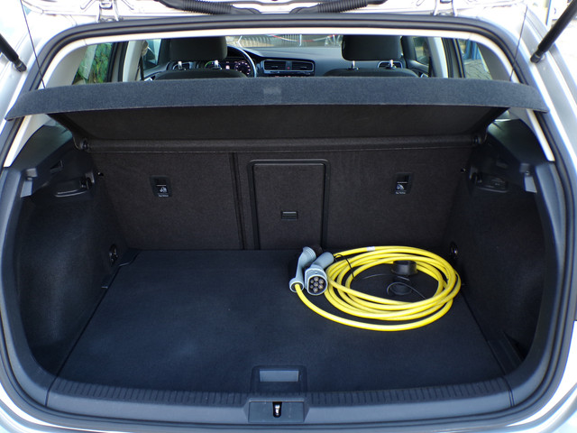 Volkswagen e-Golf E-DITION, SOH 93.5% Full LED Carplay + Android Auto Virtual Cockpit Parkeersensoren V + A