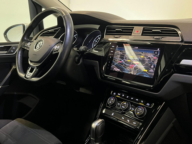 Volkswagen Touran 1.8 TSI Highline R Line 7-pers Pano NL-auto