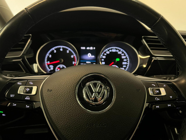 Volkswagen Touran 1.8 TSI Highline R Line 7-pers Pano NL-auto