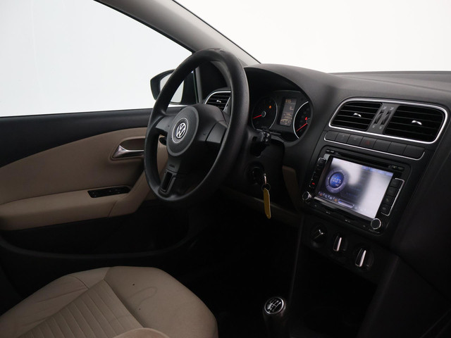 Volkswagen Polo 1.2 TSI 105 PK 5-DEURS GTI LOOK + TREKHAAK | 17 INCH | PRIVACY GLASS