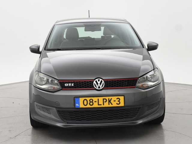 Volkswagen Polo 1.2 TSI 105 PK 5-DEURS GTI LOOK + TREKHAAK | 17 INCH | PRIVACY GLASS